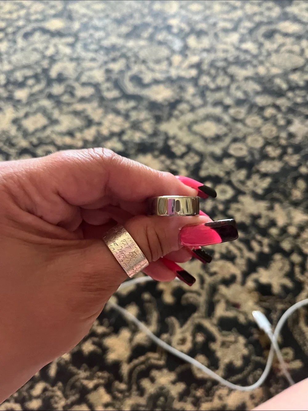 Oura Silver Ring  With Charging Dock with White Cable